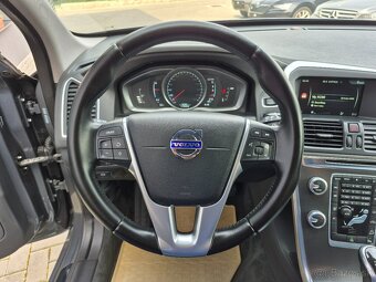 Volvo XC60 D4 2.4L Drive-E Momentum Geartronic AWD - 17