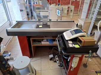 Predám vybavenie predajne - obchodné regále, vitríny, košíky - 17