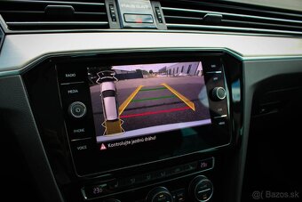 Volkswagen Passat Variant R-LINE 2.0 TDI DSG Highline - 17