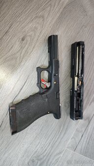 Predám Airsoft Glock NML589 - 17