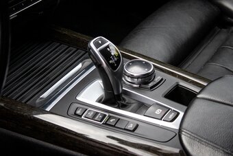 BMW X5 xDrive40d A/T - 17