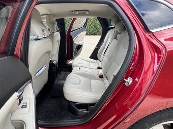 Volvo V40 D2 2.0L 120k Summum - 17