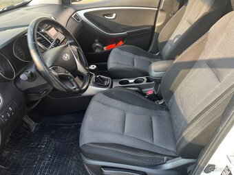 Hyundai i30 1.6 CRDi 81kW Family – 1. majiteľ, STK/EK do 27 - 17