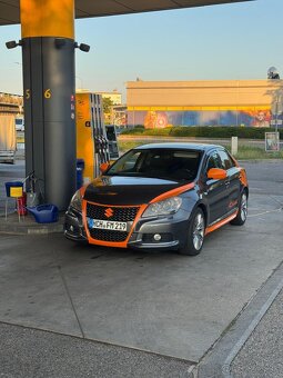 Suzuki Kizashi, 2011. 6st. manuál, predný pohon, panorama - 17