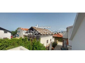 ZUKVE - dom 3. rad pri mori - dve bytové jednotky - 17