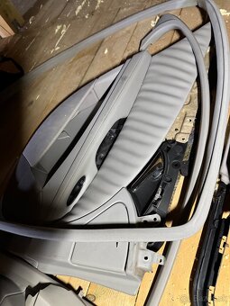 Mercedes W211 E-class Interier - 17