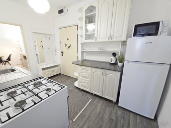 Väčší 2-izbový byt 50 m² V CENTRE / Škultétyho / Staré mesto - 17