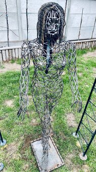 Socha ženy z kovu - 17