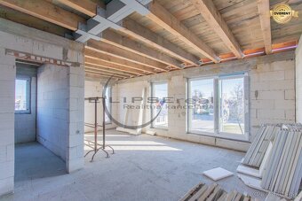 NA PREDAJ polyfunkčná budova v centre obce Veľké Leváre - 17