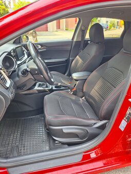 Kia Ceed 1.4 TGDi 103 kW Gold - 17