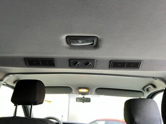 Opel Vivaro Life 2.5 CDTi Westfalia 7 míst - 17