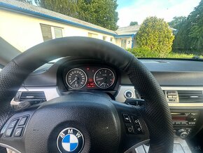BMW e90 325d - 17