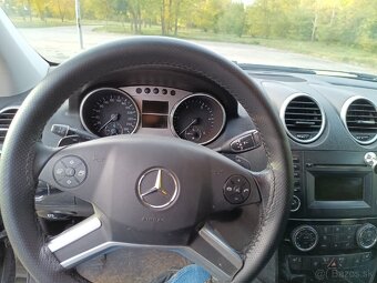 Mercedes Benz 280 - pružina - 17