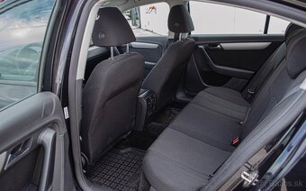 Volkswagen Passat B7 1.6 TDI Sedan - 17