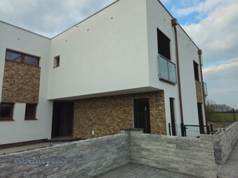 MODERNÉ 4-IZBOVÉ BYTY S VLASTNOU ZÁHRADOU A PARKOVANÍM - 17