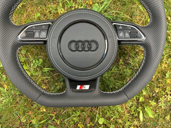 VYHRIEVANY AUDI VOLANT - ZREZANY - PERFOROVANA KOZA - 17