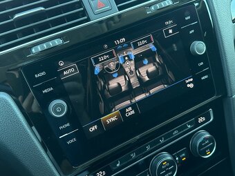 Volkswagen Golf Variant SOUND 2.0 TDi DSG - 17