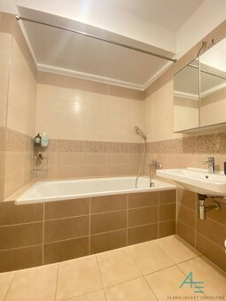 Bezbariérový,  2.izbový byt s predzáhradkou a garážovým stát - 17