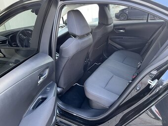 Toyota Corolla sedan 1.8 Hybrid e-CVT Comfort Tech Style - 17