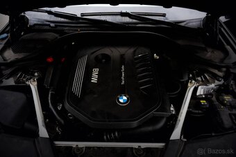 BMW 540i xDrive Touring - 17