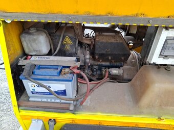 Elektrocentrála a osvětlovací stožár Kubota D905 - 17