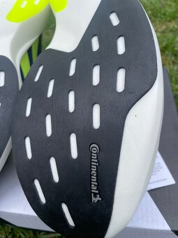 Adidas Adizero EVO SL vel44/45 - 17
