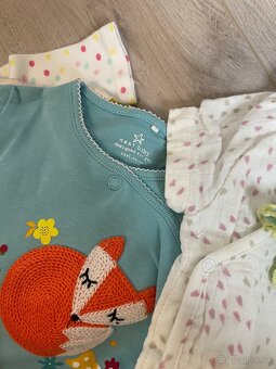 Balík oblečenia 6-9 mes. TOP značky, super stav, 40+ ks - 17
