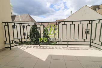 DVA VEĽKÉ BALKÓNY, TEHLA, VÝŤAH Veľký, slnečný, priestranný - 17