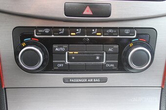 Volkswagen Passat Variant 1,6 TDi 77 kW - 17