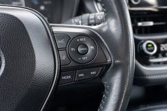 Toyota Corolla Combi 1.8 Hybrid - 17