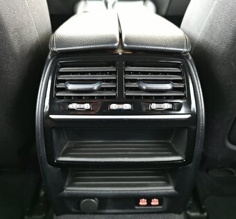 BMW Rad 5 Touring 530i xDrive A/T // AJ NA SPLÁTKY - 17