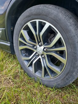 Mitsubishi Outlander 2,2 DI-D 4WD CVT 7 miestny - 17