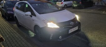 Toyota Prius plus - 17