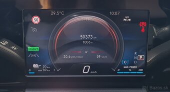 MERCEDES-BENZ EQA 300 4MATIC - 17