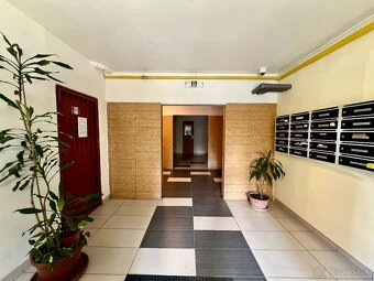 Na prenájom 4-izbový byt + garáž, 72m2 + lodžia,  Výstavby - 17