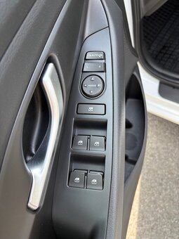 Hyundai i30 CW Kombi 1.4 T-GDi Family 7DCT - 17