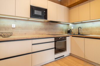 Na prenájom 2-izbový byt v Poprade s parkovacím miestom - 17