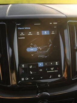 Volvo XC60 B4 R-Design A/T (odpočet DPH) - 17