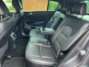 Kia Sportage 2.0 CRDi HP 4WD 185k AT GT-Line - 17