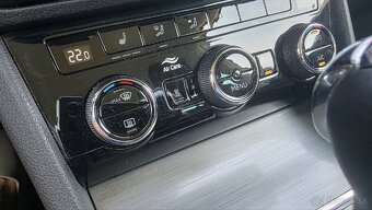 Škoda Superb Style 4x4 2.0tdi DSG - 17