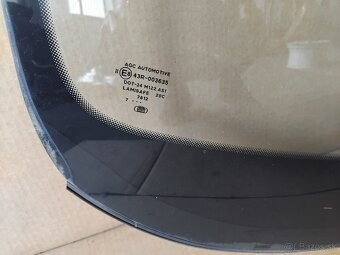 rozpredám sklá, tesnenia, lišty Superb 2 sedan - 17