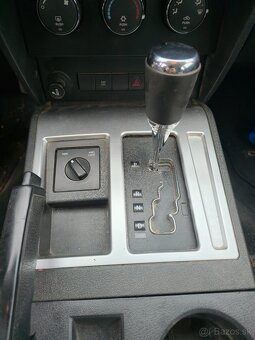 Predám Dodge Nitro, rok 2009 automat - 17