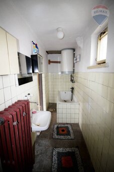 Starší rodinný dom s veľkým pozemkom na predaj Šoporňa, 3787 - 17