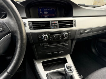BMW rad 3 Facelift e91 Touring 320d 135kw Navi / Panorama - 17