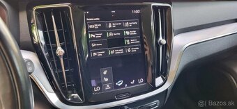 Volvo V60 B4 2.0L Momentum A/T - 17