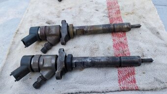 Vstreky - peugeot -citroen bosch - ford - mazda siemens - 17