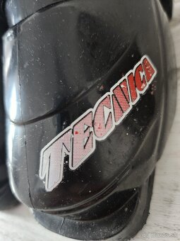 Predám detské lyžiarky s prilbou - 17