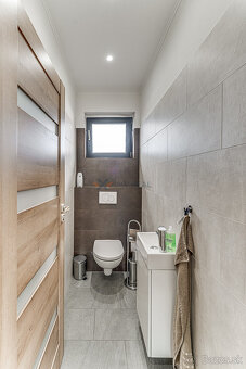 Moderný 5 izbový rodinný dom, altánok a bazén | Veľké Úľany - 17