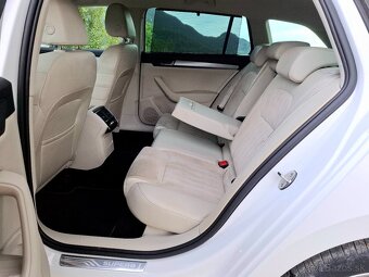 Škoda Superb Combi 2.0 TDI Style DSG 110kw,alcantara,kessy - 17