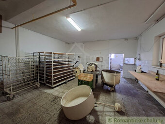 Budova na podnikanie alebo trvalé bývanie v obci Krušovce - 17